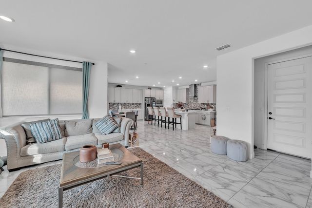 4957 Gold Rush Dr, Folsom, CA 95630