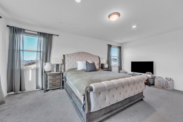 4957 Gold Rush Dr, Folsom, CA 95630