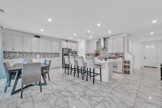 4957 Gold Rush Dr, Folsom, CA 95630