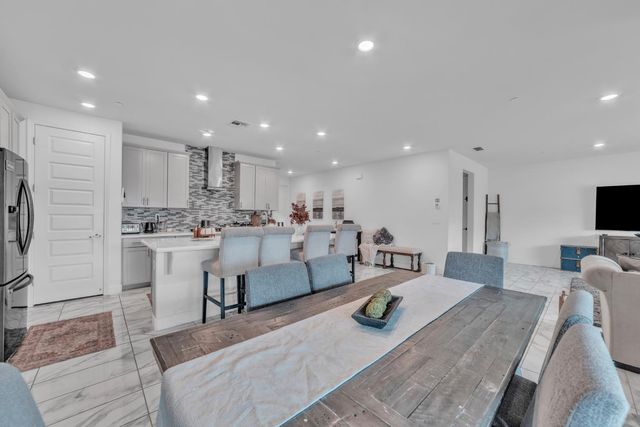 4957 Gold Rush Dr, Folsom, CA 95630