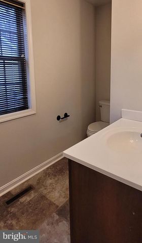 200 EVELYNDALE DR, Dover, DE 19901