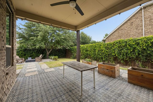 6827 Sunshade Lane, Dallas, TX 75236