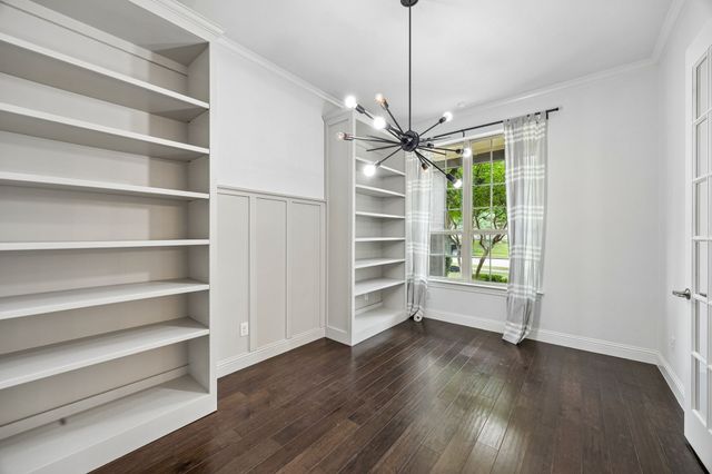 6827 Sunshade Lane, Dallas, TX 75236