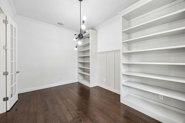 6827 Sunshade Lane, Dallas, TX 75236