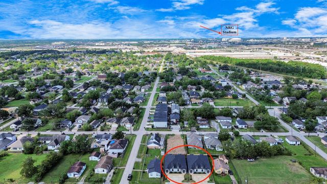 7926 Gladstone Street B, Houston, TX 77051