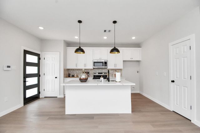 7926 Gladstone Street B, Houston, TX 77051