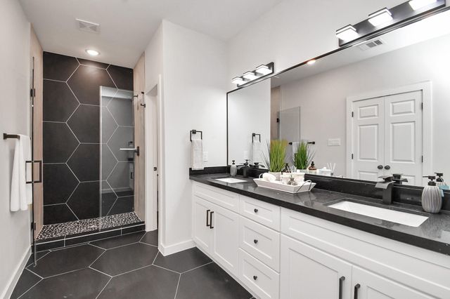 7926 Gladstone Street B, Houston, TX 77051