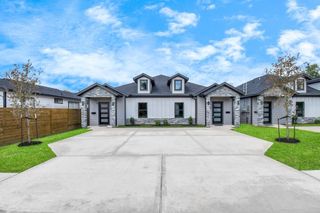 7926 Gladstone Street B, Houston, TX 77051