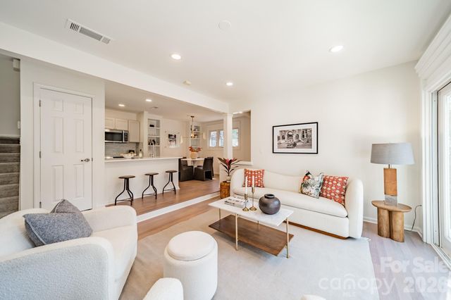 419 W 8th Street 49, Charlotte, NC 28202