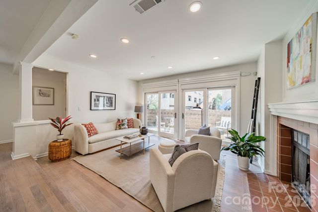 419 W 8th Street 49, Charlotte, NC 28202