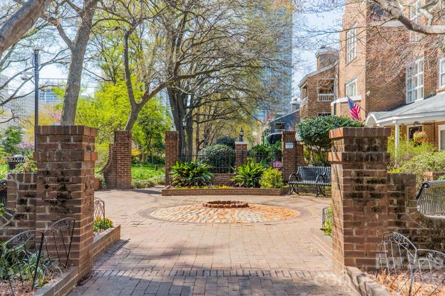 419 W 8th Street 49, Charlotte, NC 28202