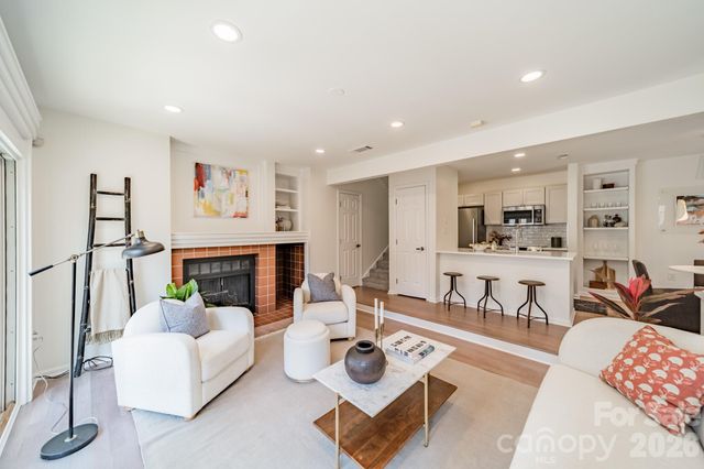 419 W 8th Street 49, Charlotte, NC 28202