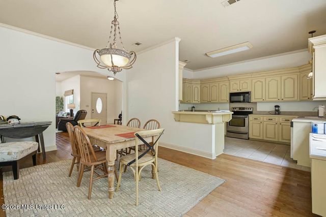 135 Shadow Ridge Road, Hattiesburg, MS 39402