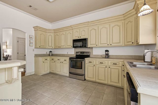 135 Shadow Ridge Road, Hattiesburg, MS 39402