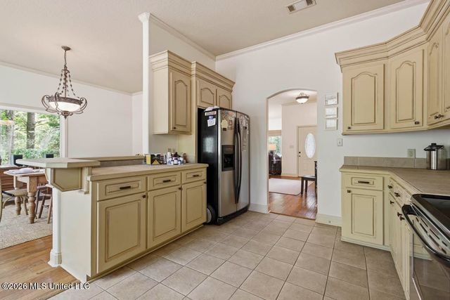 135 Shadow Ridge Road, Hattiesburg, MS 39402