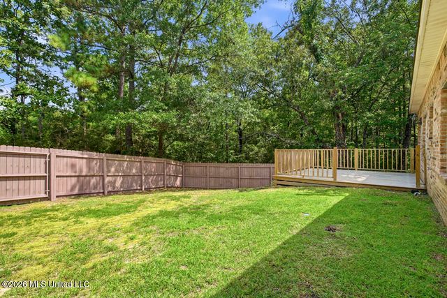 135 Shadow Ridge Road, Hattiesburg, MS 39402