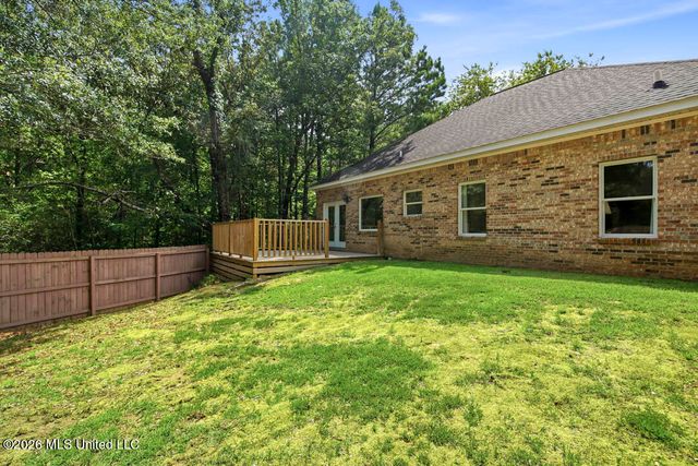 135 Shadow Ridge Road, Hattiesburg, MS 39402