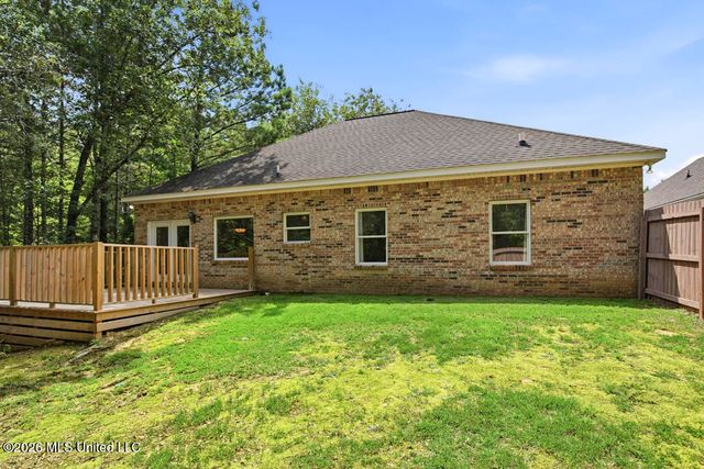 135 Shadow Ridge Road, Hattiesburg, MS 39402
