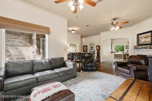 135 Shadow Ridge Road, Hattiesburg, MS 39402