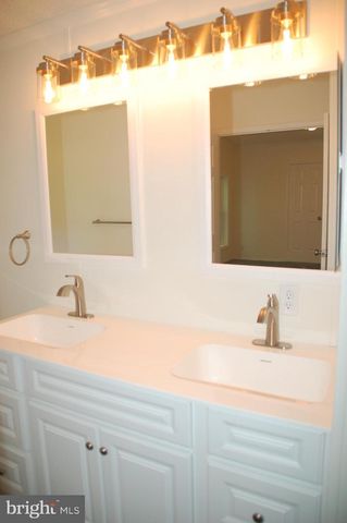 11 QUEEN ANNE WAY, Souderton, PA 18964
