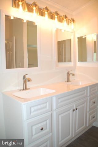11 QUEEN ANNE WAY, Souderton, PA 18964
