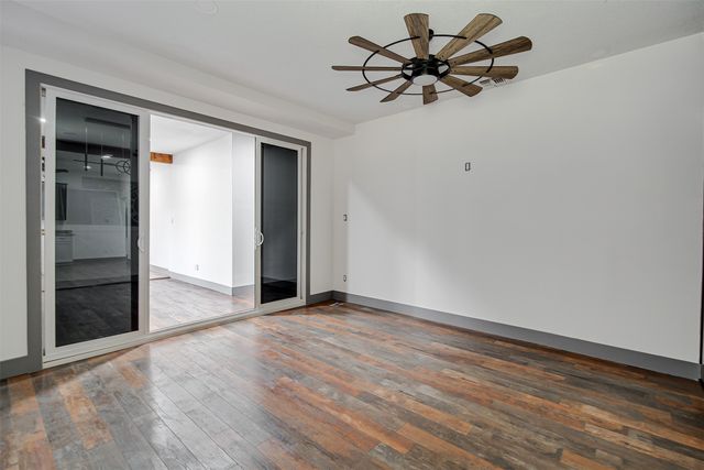 801 S Hampton Road, Crowley, TX 76036