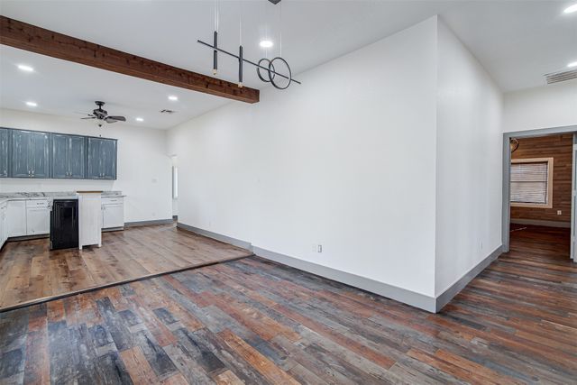 801 S Hampton Road, Crowley, TX 76036