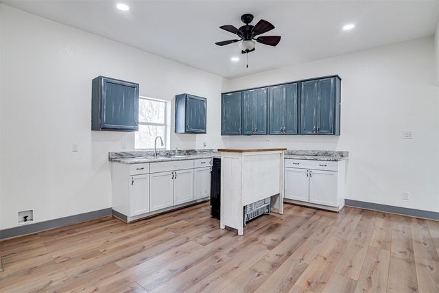 801 S Hampton Road, Crowley, TX 76036