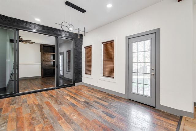 801 S Hampton Road, Crowley, TX 76036