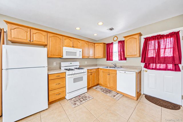 321 Maplegrove Avenue, Uniondale, NY 11553