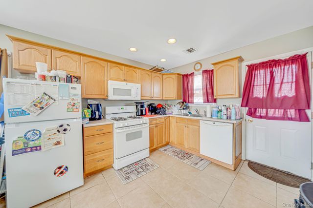321 Maplegrove Avenue, Uniondale, NY 11553