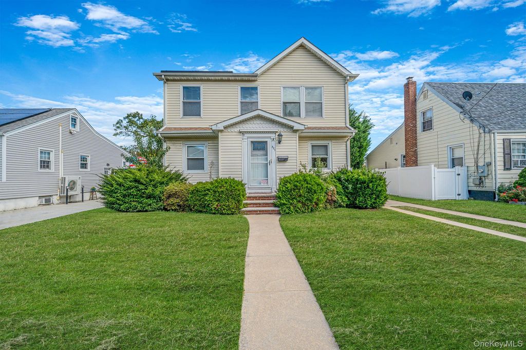 321 Maplegrove Avenue, Uniondale, NY 11553
