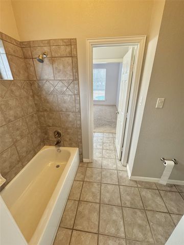 9763 Rock Dove Circle, Fort Worth, TX 76244