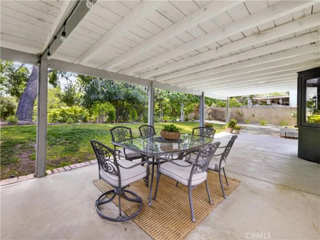 22952 Las Mananitas, Valencia, CA 91354