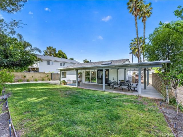 22952 Las Mananitas, Valencia, CA 91354