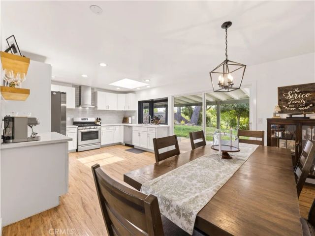 22952 Las Mananitas, Valencia, CA 91354