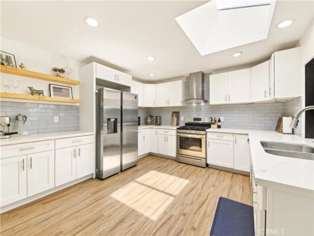 22952 Las Mananitas, Valencia, CA 91354