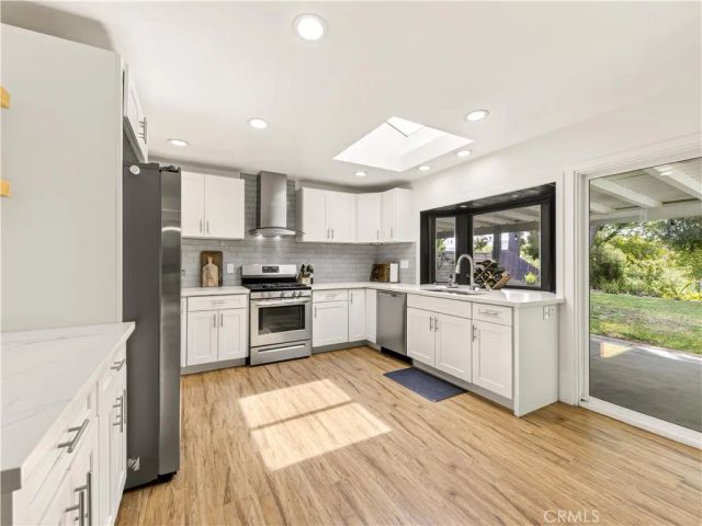 22952 Las Mananitas, Valencia, CA 91354