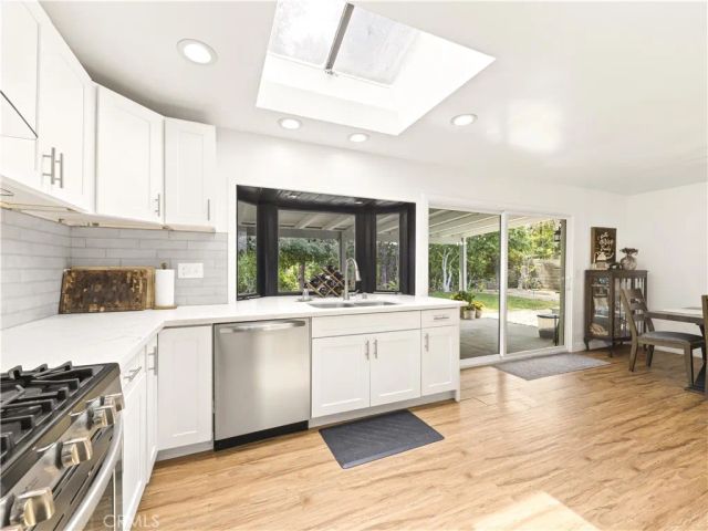 22952 Las Mananitas, Valencia, CA 91354