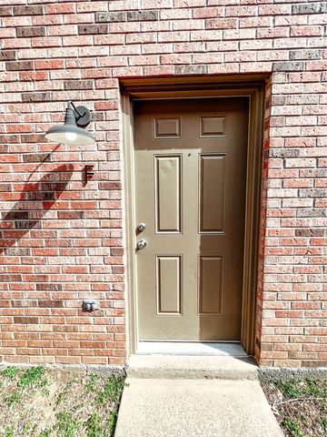 124 Ballygar St Apt F, Clarksville, TN 37043