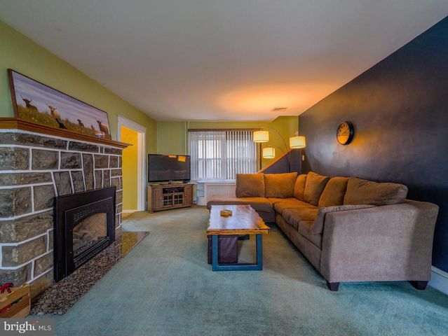 738 FOSS AVE, Drexel Hill, PA 19026