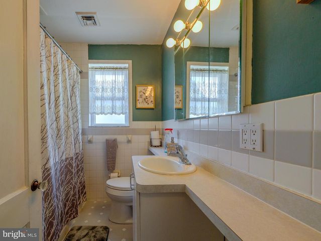 738 FOSS AVE, Drexel Hill, PA 19026
