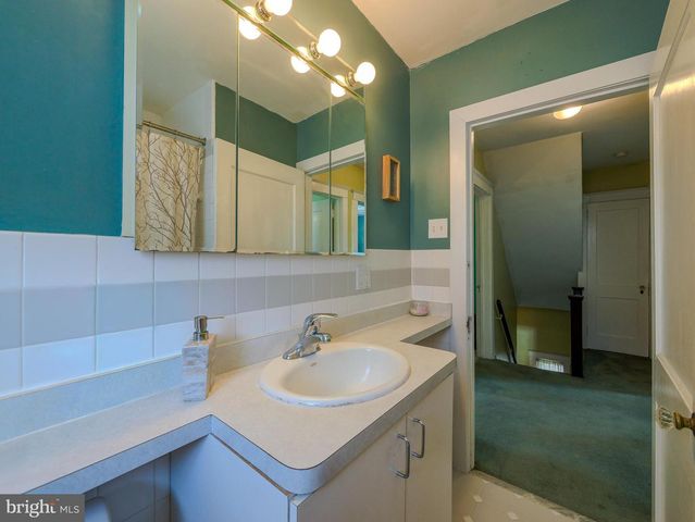 738 FOSS AVE, Drexel Hill, PA 19026