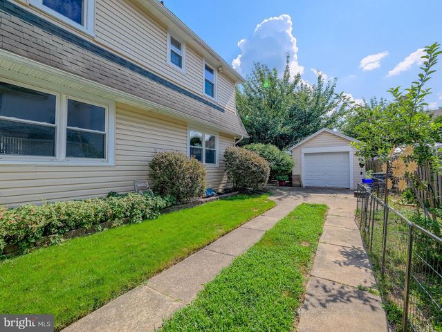 738 FOSS AVE, Drexel Hill, PA 19026