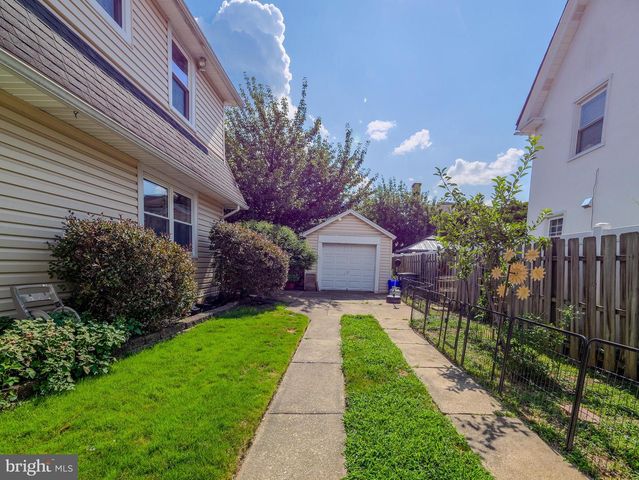 738 FOSS AVE, Drexel Hill, PA 19026