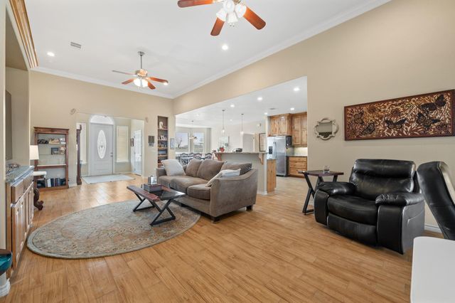 625 Skyline DR, Kingsland, TX 78639