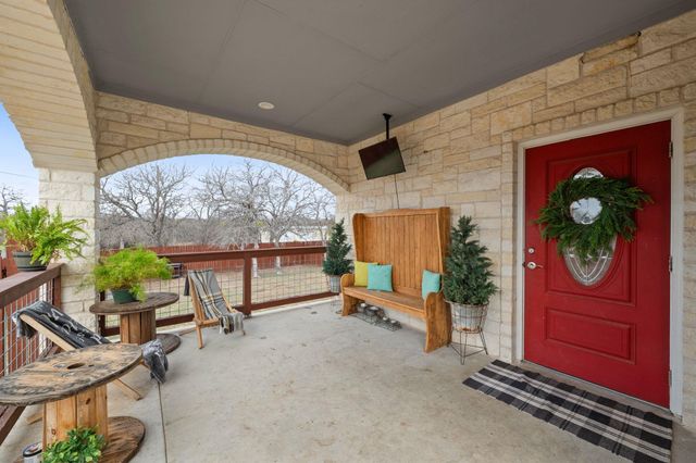 625 Skyline DR, Kingsland, TX 78639