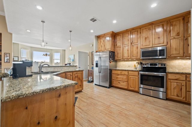 625 Skyline DR, Kingsland, TX 78639