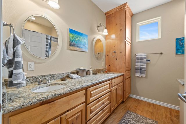 625 Skyline DR, Kingsland, TX 78639