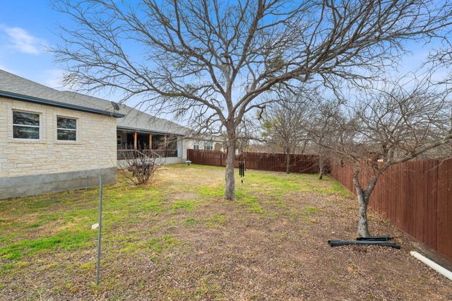 625 Skyline DR, Kingsland, TX 78639